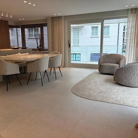 4 Personen In Het Zoute , Met Terras En Garage 2 Wagens Lägenhet Knokke-Heist